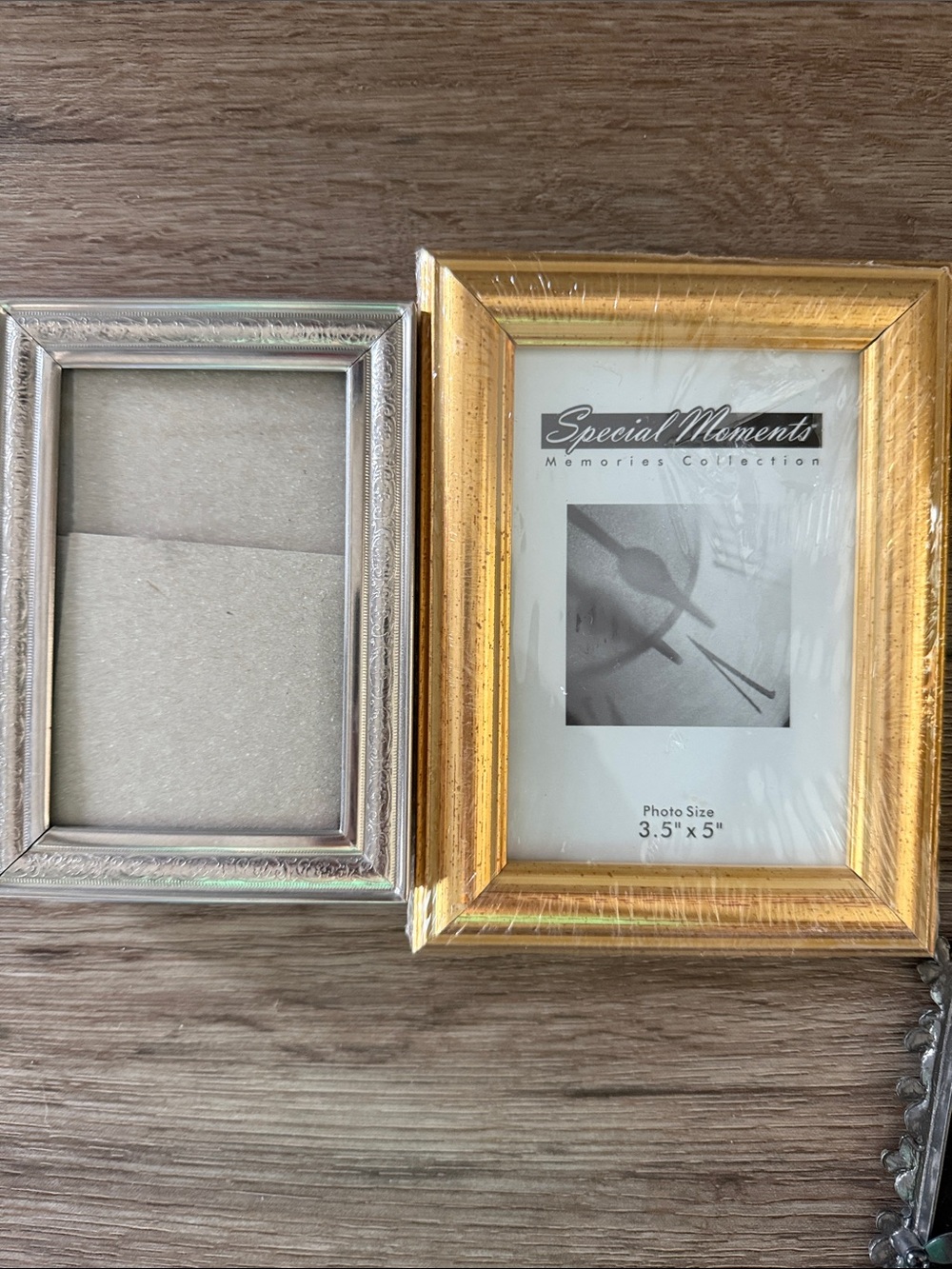 Decorative Picture Frames Vintage and new! Assorted smaller sizes. - Picture 4 of 5